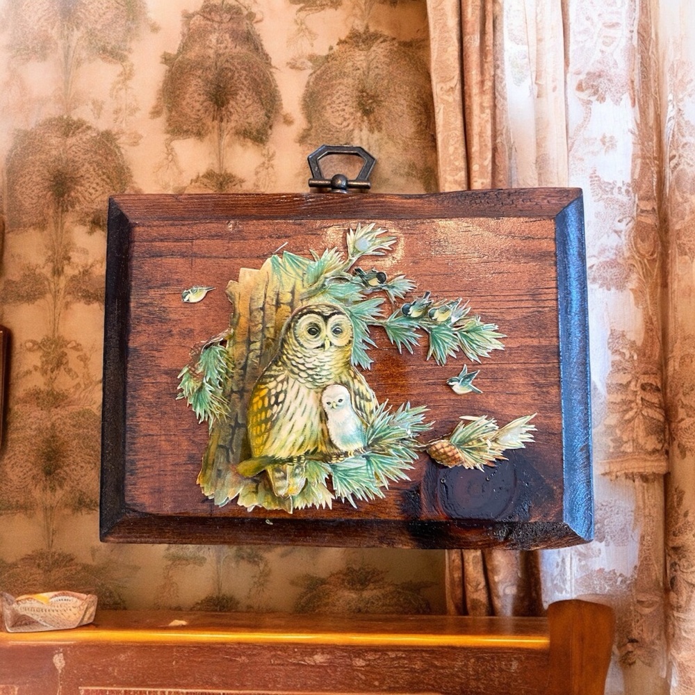 Vintage 3D Paper Tole Owl Wooden Plaque Wall Hanging Art 6"x4.25"